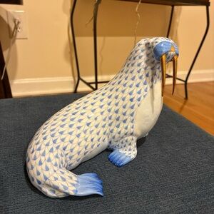 Herend walrus blue fishnet 15682